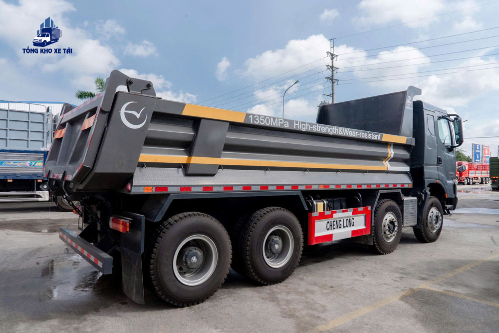 Xe Ben 4 Chân ChengLong H5 400HP Thùng 14 Khối (Cầu Dầu)